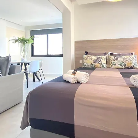 Metro Court Apartment *