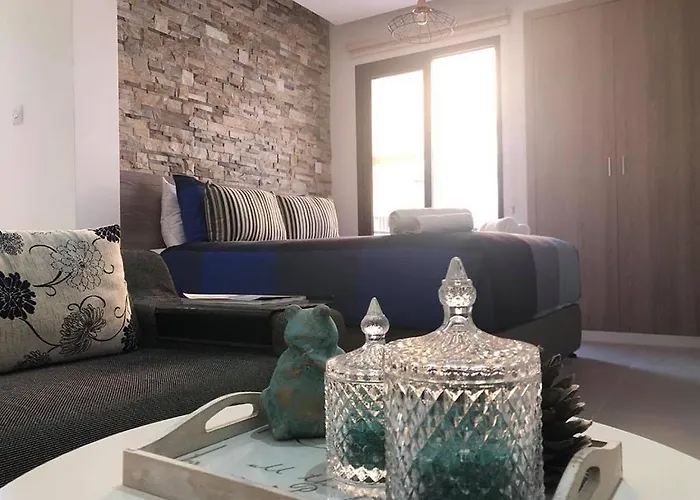 Metro Court Лимасол