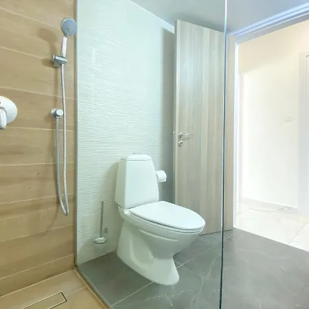 Apartment Metro Court *