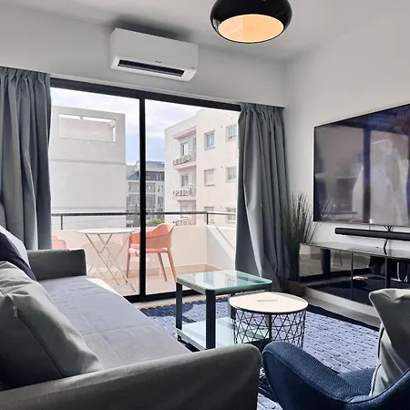Apartment Metro Court *