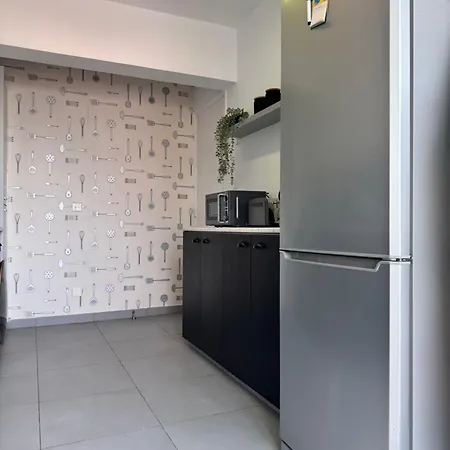 Metro Court Apartment